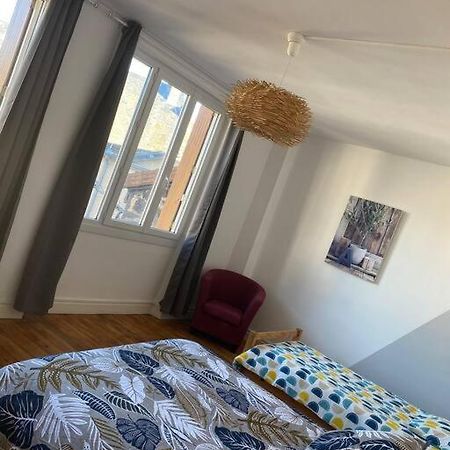 Gite De Tom Et Mag Classe 3 * Clevacances Villa Понжибо Екстериор снимка